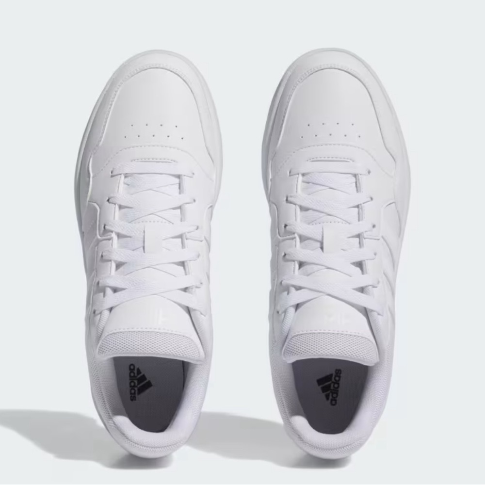 Size 7.5 but fit a size 8-8.5 normal-wide foot.